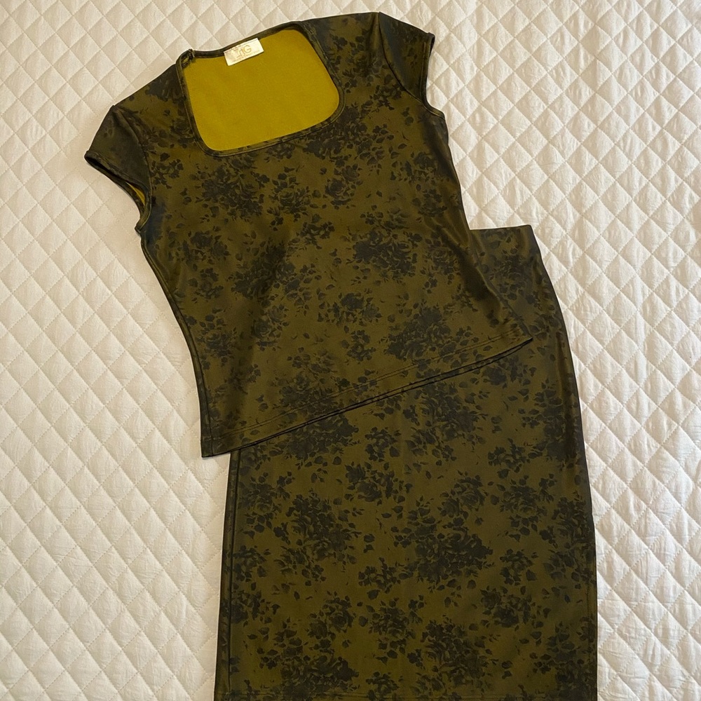 Two-piece Set ING International Newport Group